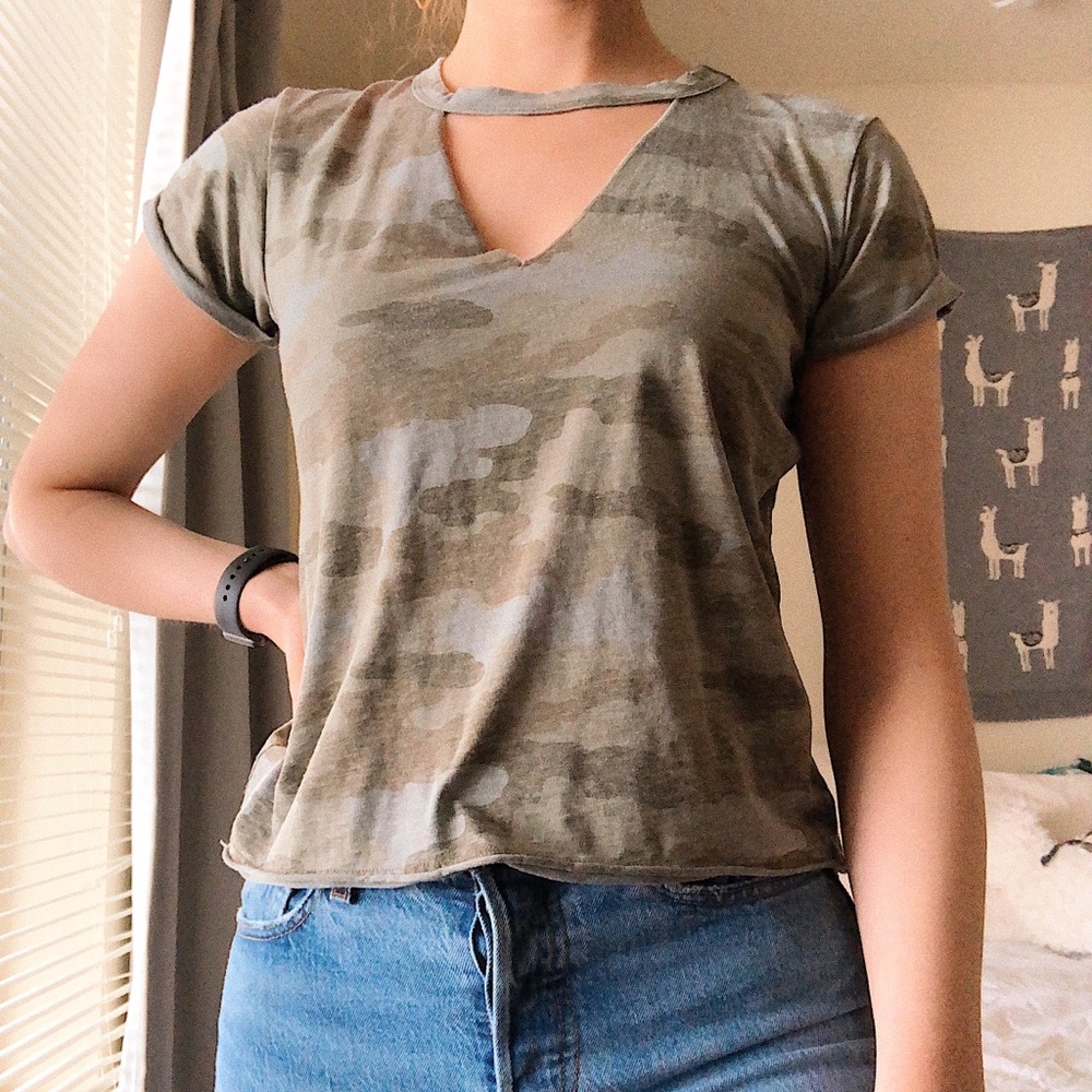 American Eagle crop tee